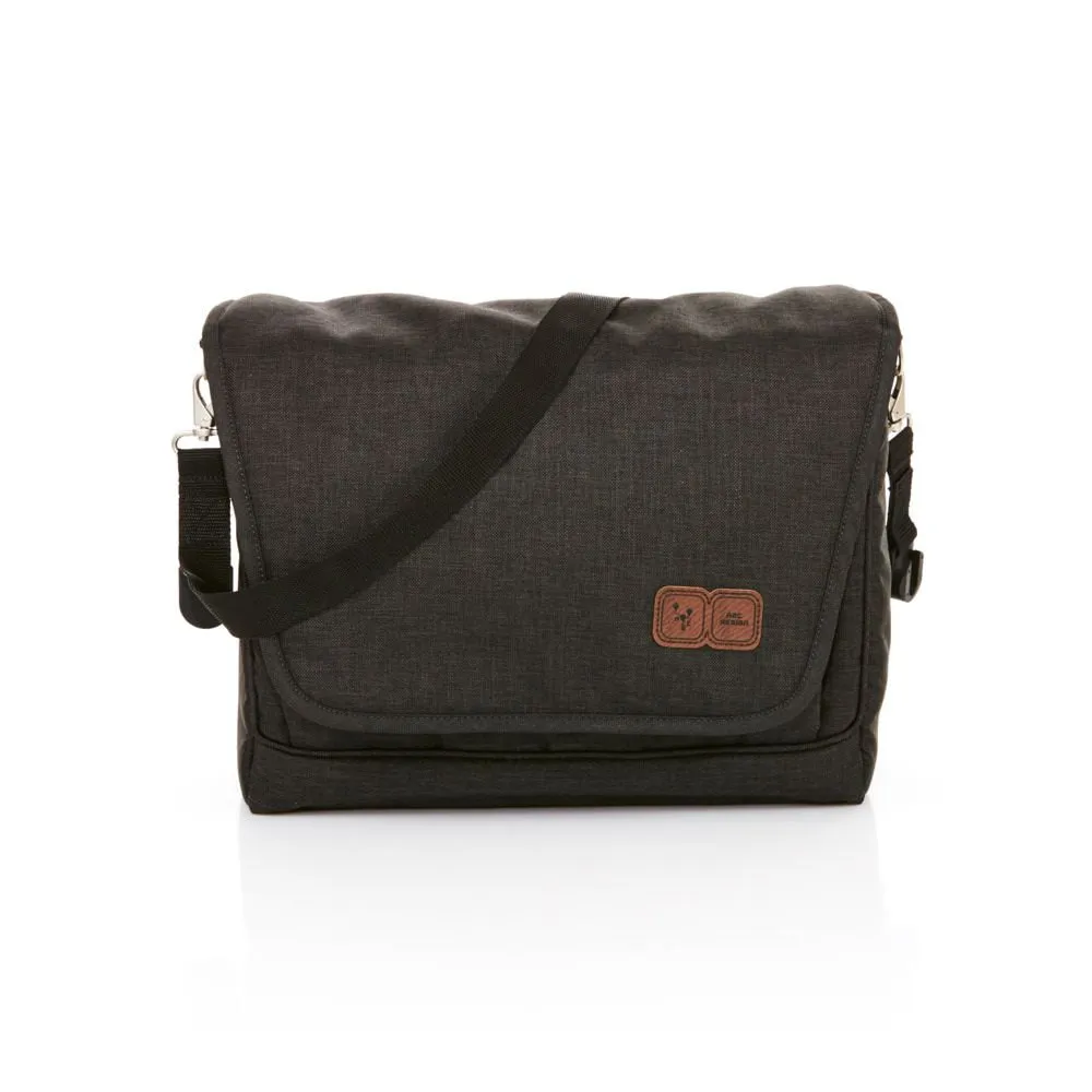 https://www.roshko.bg/media/catalog/product/cache/1/image/9df78eab33525d08d6e5fb8d27136e95/c/h/!анта за детска колчика ABC Design Changing Bag Fashion Piano 2018.webp