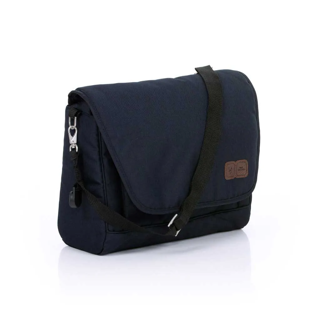 https://www.roshko.bg/media/catalog/product/cache/1/image/9df78eab33525d08d6e5fb8d27136e95/c/h/ABC Design Fashion чанта за детска количка Shadow.webp