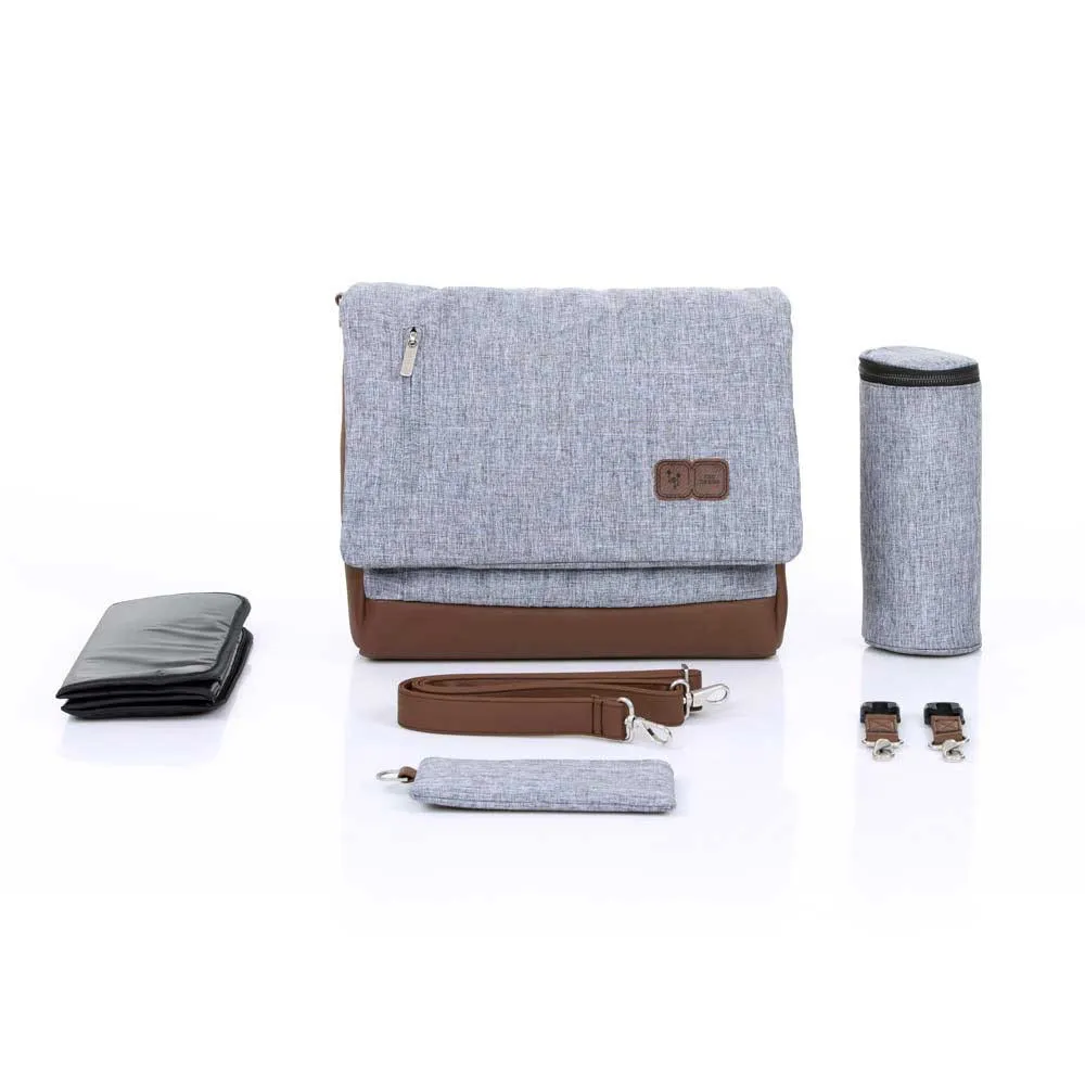 https://www.roshko.bg/media/catalog/product/cache/1/image/9df78eab33525d08d6e5fb8d27136e95/c/h/ABC Design Urban чанта за детска количка Graphite Grey 2019.webp