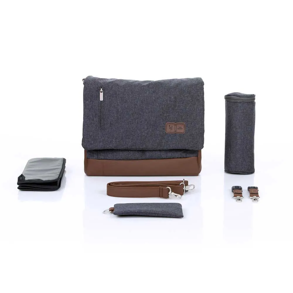 https://www.roshko.bg/media/catalog/product/cache/1/image/9df78eab33525d08d6e5fb8d27136e95/c/h/ABC Design Urban чанта за детска количка Street 2019.webp