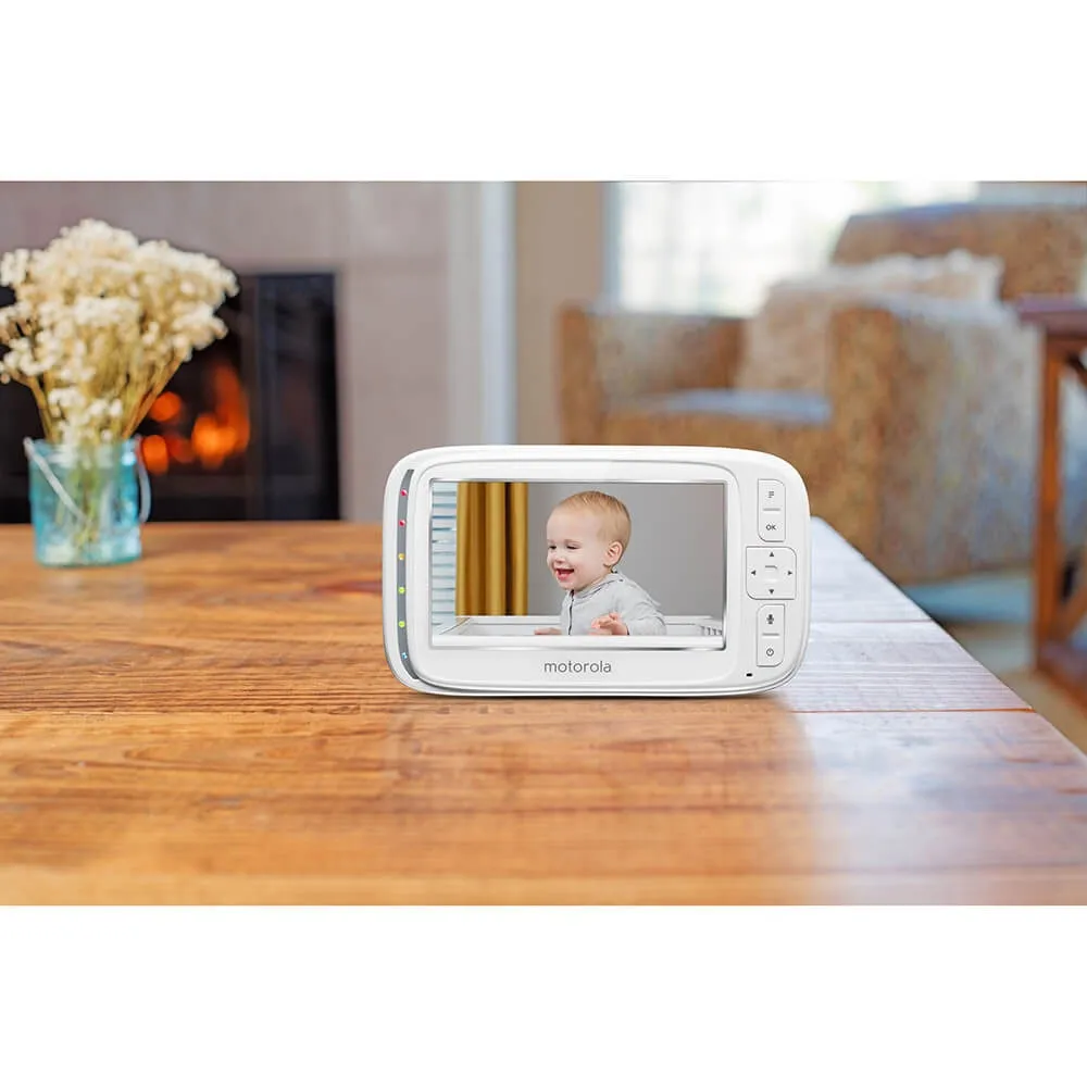 https://www.roshko.bg/media/catalog/product/cache/1/image/9df78eab33525d08d6e5fb8d27136e95/c/o/Motorola Comfort50 видео бебефон-5".webp