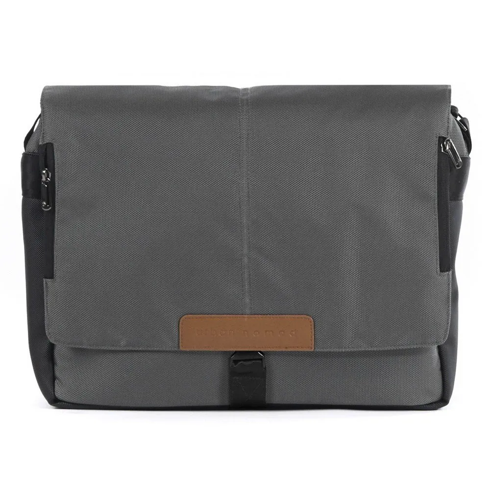 https://www.roshko.bg/media/catalog/product/cache/1/image/9df78eab33525d08d6e5fb8d27136e95/d/a/Mutsy Чанта за количка IGo Urban Nomad Dark Grey 2017.webp