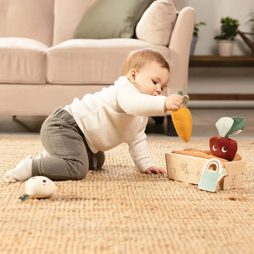 https://www.roshko.bg/media/catalog/product/cache/1/image/9df78eab33525d08d6e5fb8d27136e95/e/k/Tiny Love Kомплект Моята Първа Градина от Еко серията Garden of Adventures.webp