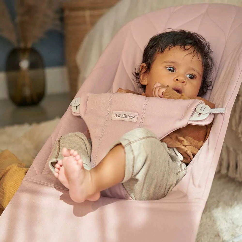 https://www.roshko.bg/media/catalog/product/cache/1/image/9df78eab33525d08d6e5fb8d27136e95/e/n/BabyBjörn Bliss бебешки шезлонг - Cotton Petal, Dusty Pink 2.webp