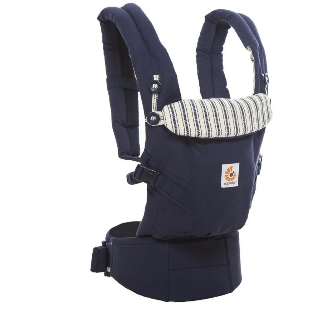 https://www.roshko.bg/media/catalog/product/cache/1/image/9df78eab33525d08d6e5fb8d27136e95/e/r/Ergobaby Adapt Admiral Blue ергономична раница 2.webp