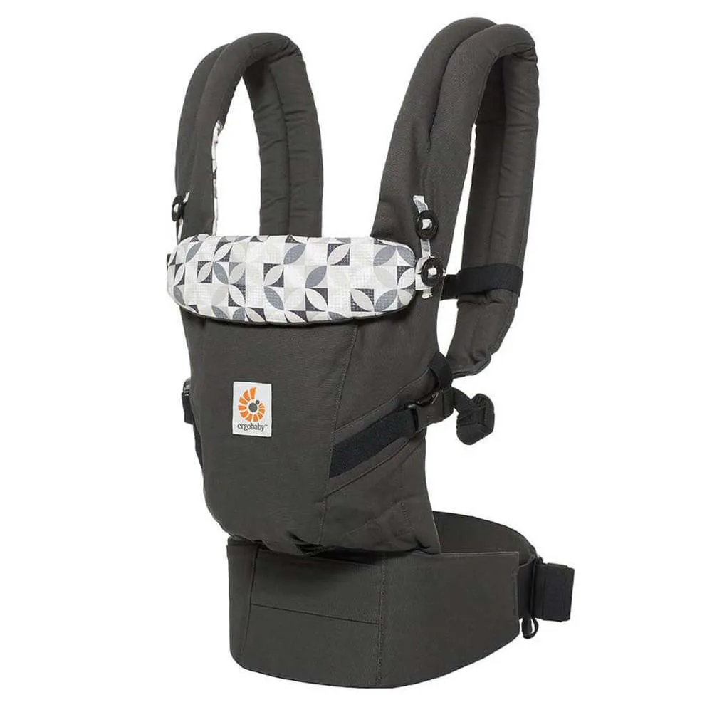 https://www.roshko.bg/media/catalog/product/cache/1/image/9df78eab33525d08d6e5fb8d27136e95/e/r/Ergobaby Adapt Graphic Grey ергономична раница 1.webp