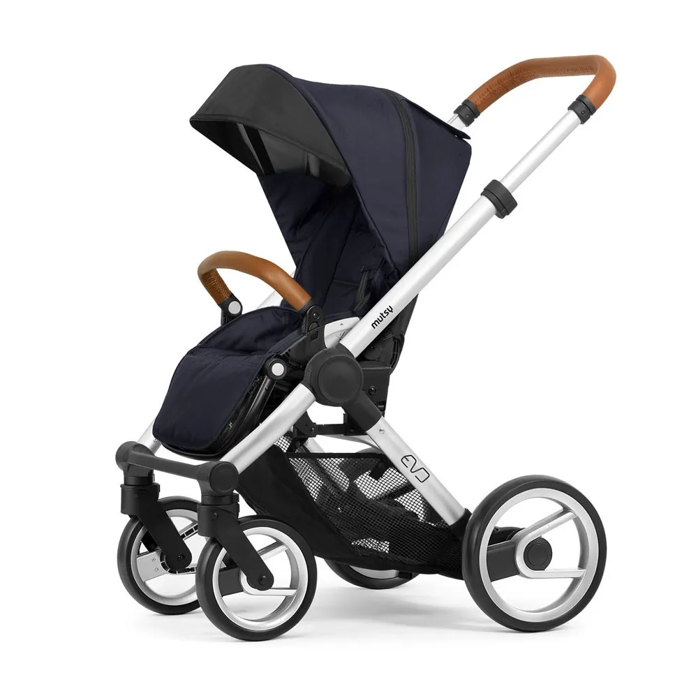 https://www.roshko.bg/media/catalog/product/cache/1/image/9df78eab33525d08d6e5fb8d27136e95/e/v/Musty Evo Urban Nomad Deep Navy 3.webp