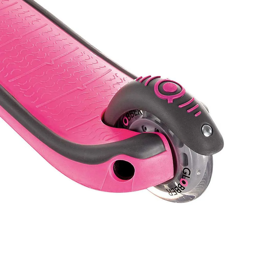 https://www.roshko.bg/media/catalog/product/cache/1/image/9df78eab33525d08d6e5fb8d27136e95/g/l/Globber EVO 5 in 1 scooter Deep Pink 455-110  5.webp