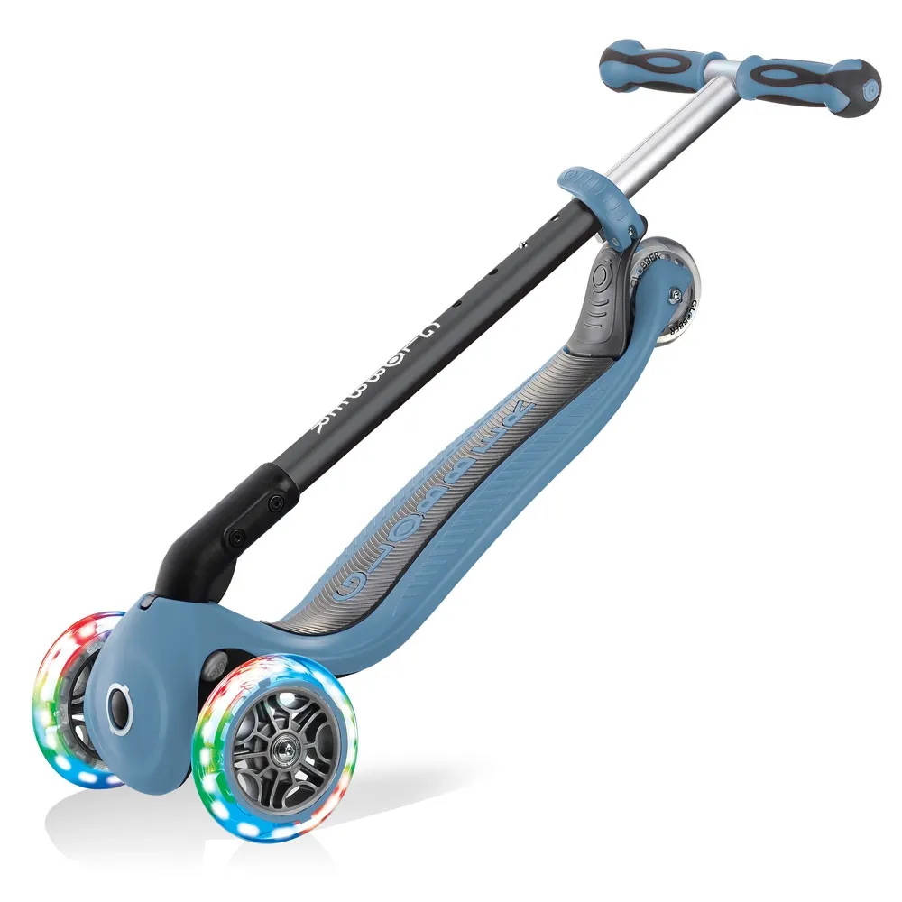 https://www.roshko.bg/media/catalog/product/cache/1/image/9df78eab33525d08d6e5fb8d27136e95/g/o/Globber GO UP Deluxe Lights тротинетка 5 в 1 с родителски контрол - Ash Blue 5.webp