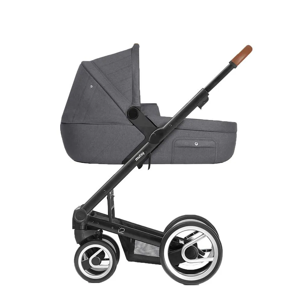 https://www.roshko.bg/media/catalog/product/cache/1/image/9df78eab33525d08d6e5fb8d27136e95/h/e/Mutsy i2 бебешка количка 2 в 1 - Heritage Stone Grey 2.webp