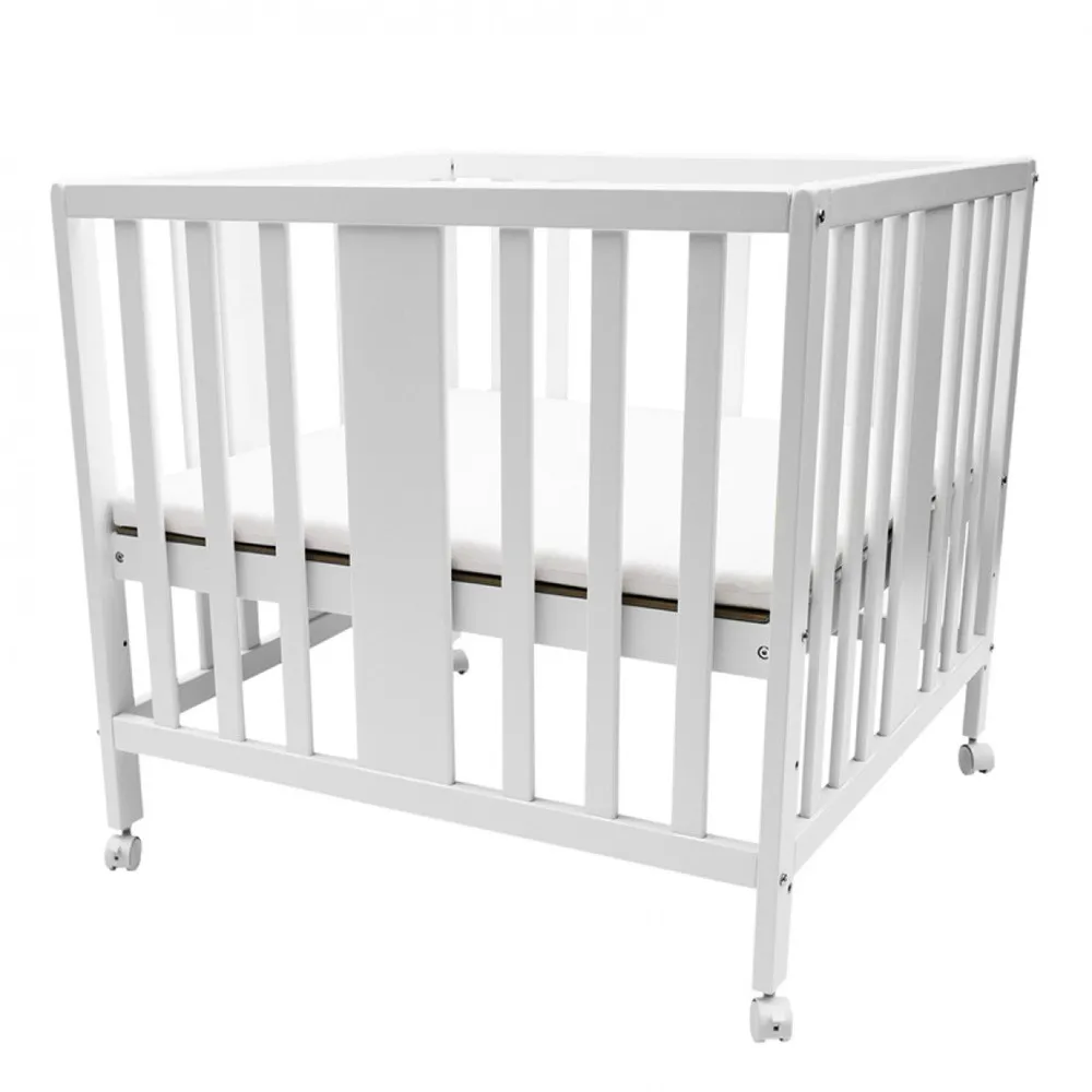 https://www.roshko.bg/media/catalog/product/cache/1/image/9df78eab33525d08d6e5fb8d27136e95/i/m/BabyDan кошара на три нива Karla .webp