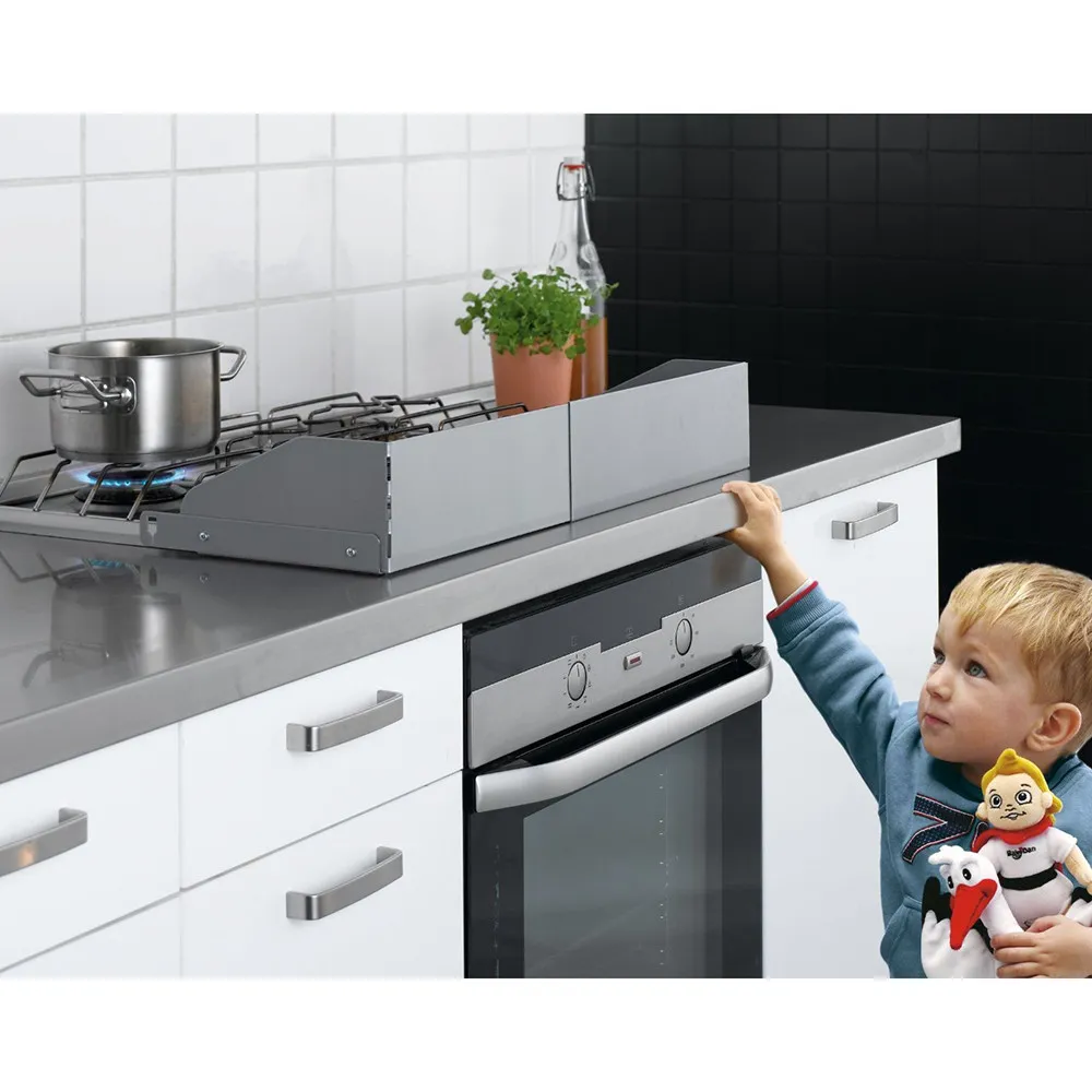 https://www.roshko.bg/media/catalog/product/cache/1/image/9df78eab33525d08d6e5fb8d27136e95/i/m/BabyDan предпазна преграда за котлони.webp