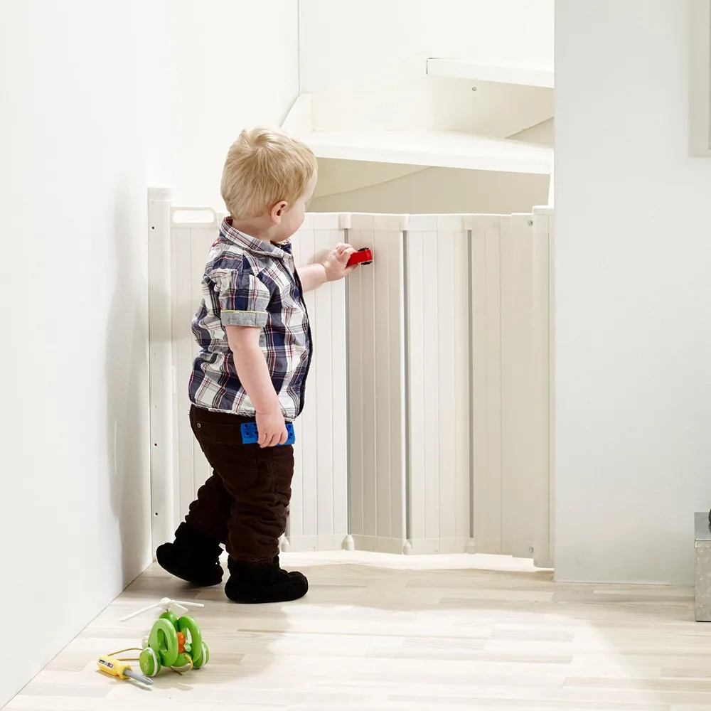 https://www.roshko.bg/media/catalog/product/cache/1/image/9df78eab33525d08d6e5fb8d27136e95/i/m/BabyDan преграда Guard Me .webp