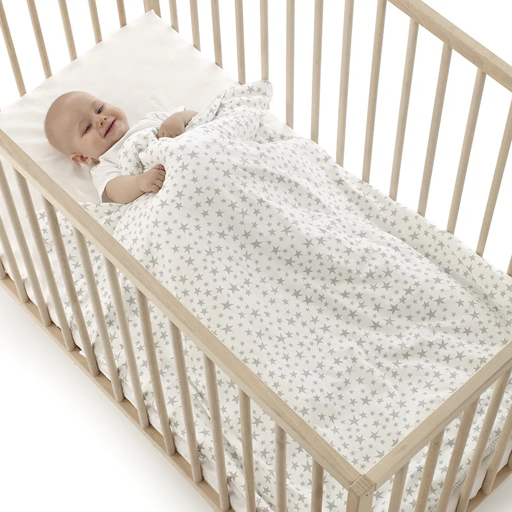 https://www.roshko.bg/media/catalog/product/cache/1/image/9df78eab33525d08d6e5fb8d27136e95/j/a/ одеяло - зимен чувал - jane mims S97 Star.webp