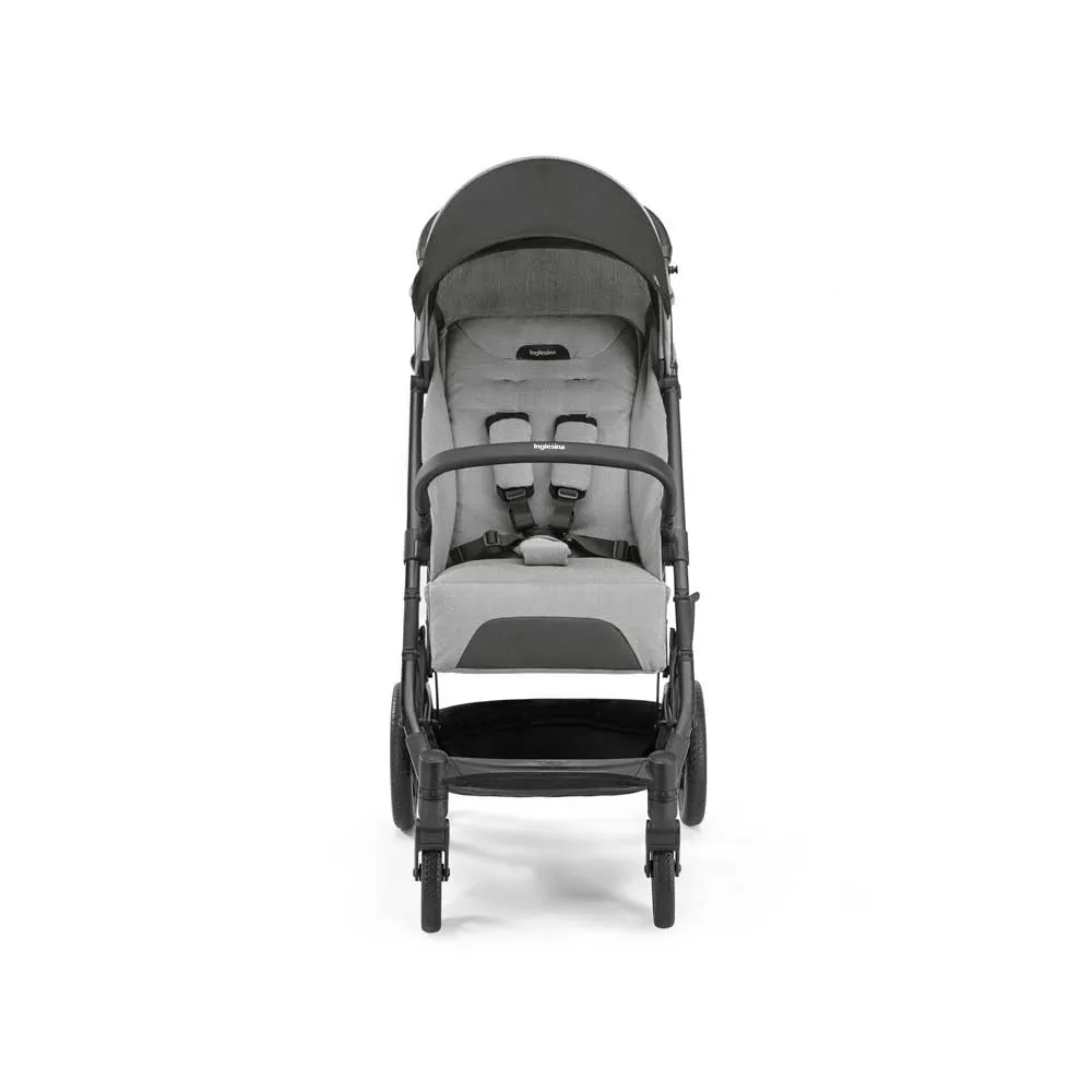 https://www.roshko.bg/media/catalog/product/cache/1/image/9df78eab33525d08d6e5fb8d27136e95/m/a/Inglesina Maior лека детска количка - Horizon Grey 3.webp