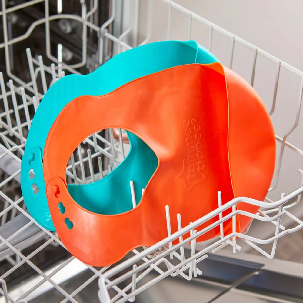 https://www.roshko.bg/media/catalog/product/cache/1/image/9df78eab33525d08d6e5fb8d27136e95/m/e/Tommee Tippee Мек силиконов лигавник Roll n Go, тюркоаз.webp