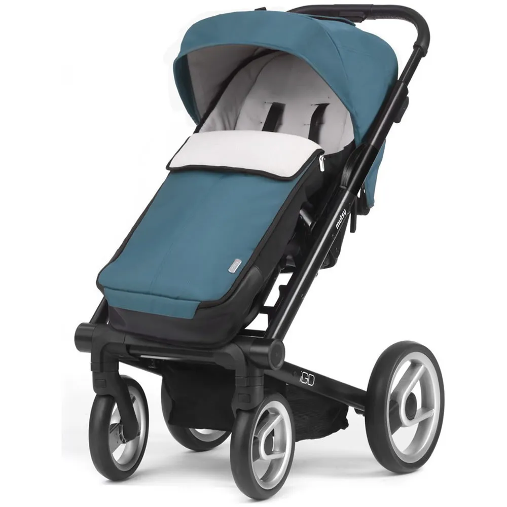 https://www.roshko.bg/media/catalog/product/cache/1/image/9df78eab33525d08d6e5fb8d27136e95/m/u/Mutsy спално чувалче за колички Igo Urban Nomad Navy 2016 .webp