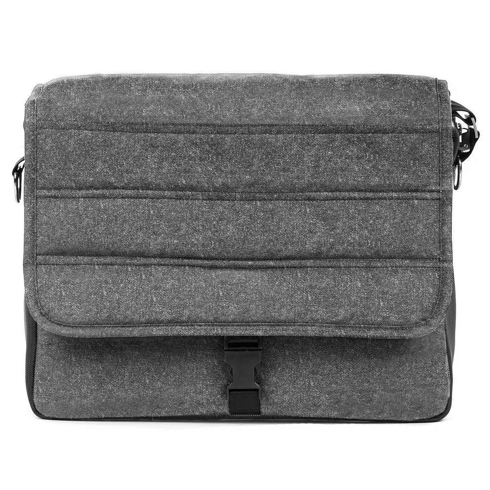 https://www.roshko.bg/media/catalog/product/cache/1/image/9df78eab33525d08d6e5fb8d27136e95/m/u/Mutsy чанта за детска количка Igo Reflect White And Black 2016.webp
