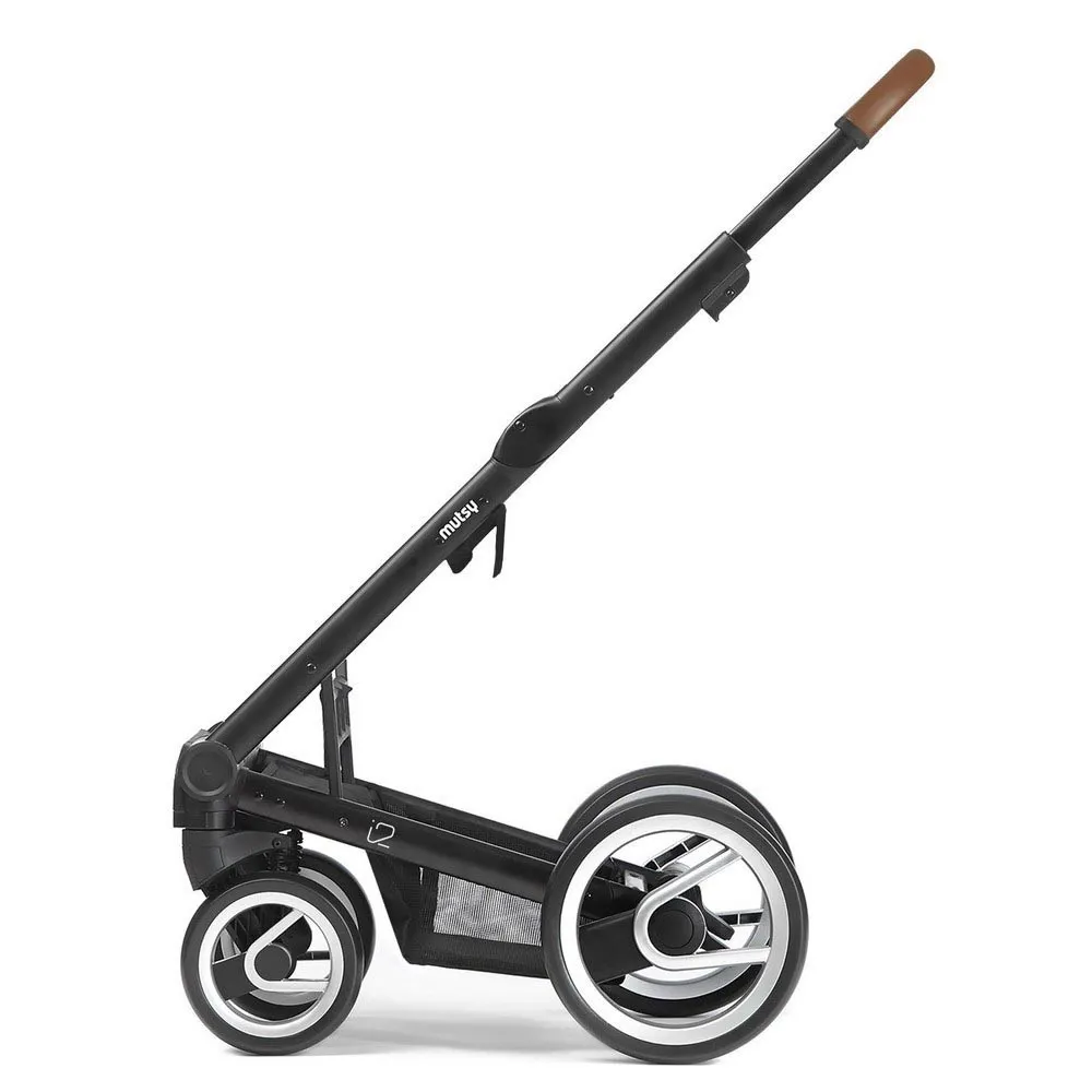 https://www.roshko.bg/media/catalog/product/cache/1/image/9df78eab33525d08d6e5fb8d27136e95/m/u/Mutsy i2 шаси за детска количка с непомпащи се гуми Urban Nomad, Pure, Heritage Black 2018.webp