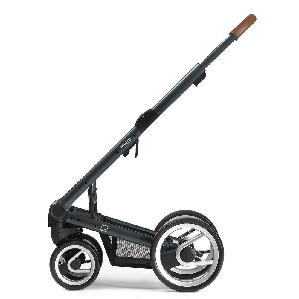 https://www.roshko.bg/media/catalog/product/cache/1/image/9df78eab33525d08d6e5fb8d27136e95/m/u/Mutsy i2 шаси за детска количка с непомпащи се гуми Urban Nomad, Pure, Heritage Green Blue 2018.webp