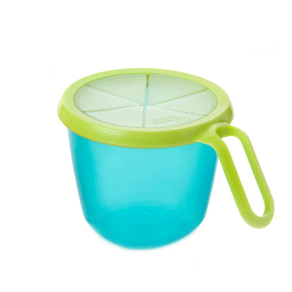 https://www.roshko.bg/media/catalog/product/cache/1/image/9df78eab33525d08d6e5fb8d27136e95/s/i/Tommee Tippee Купа за храна с мек капак и дръжка Snack & Go 12m+ - синя.webp