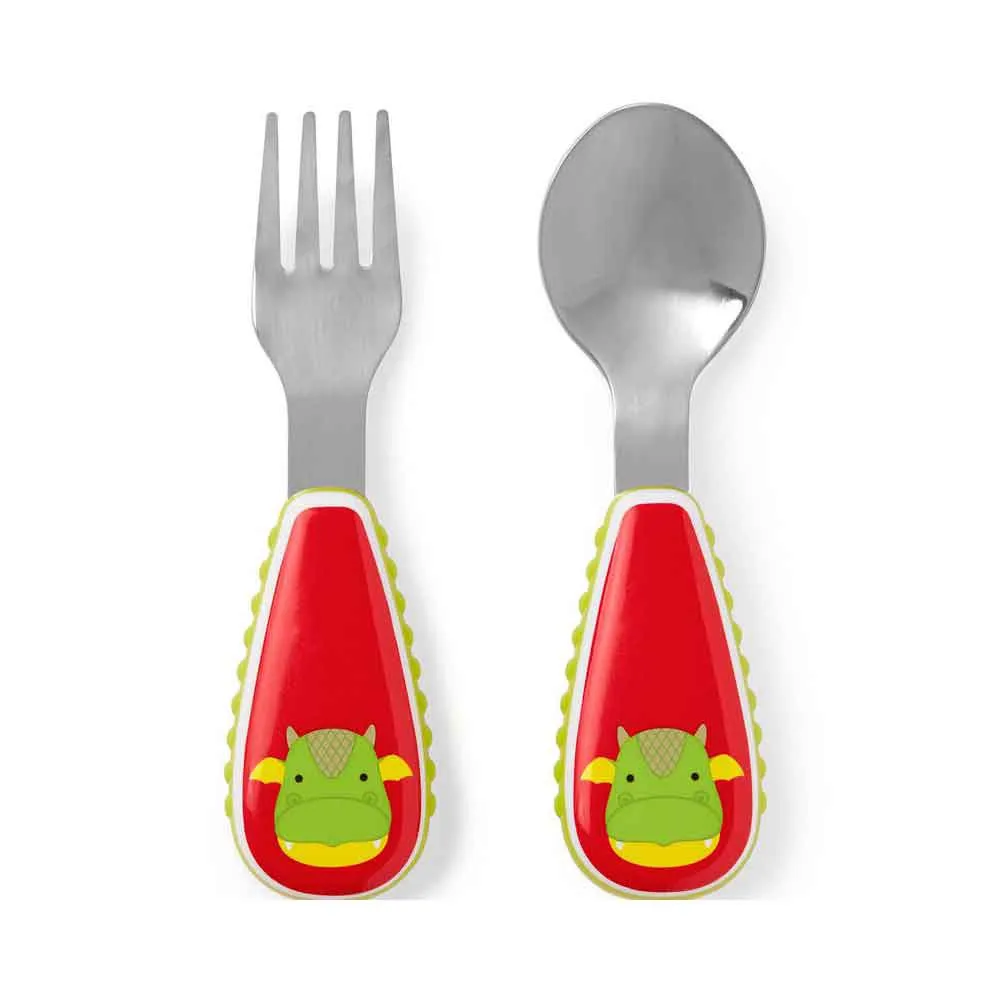 https://www.roshko.bg/media/catalog/product/cache/1/image/9df78eab33525d08d6e5fb8d27136e95/s/k/Skip Hop Комплект виличка и лъжичка Zoo – дракон.webp