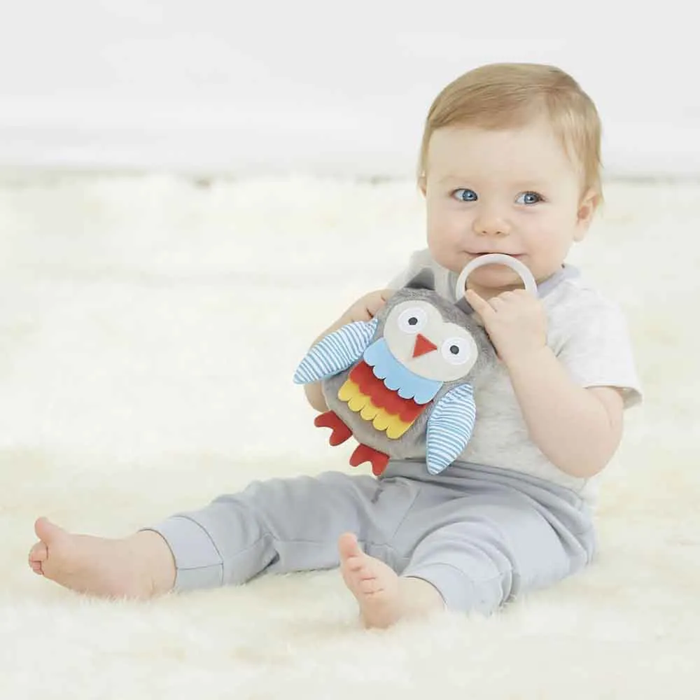 https://www.roshko.bg/media/catalog/product/cache/1/image/9df78eab33525d08d6e5fb8d27136e95/s/k/ за количка - бухалче Skip Hop Treetop Friends Stroller Toy Wise Owl 1.webp