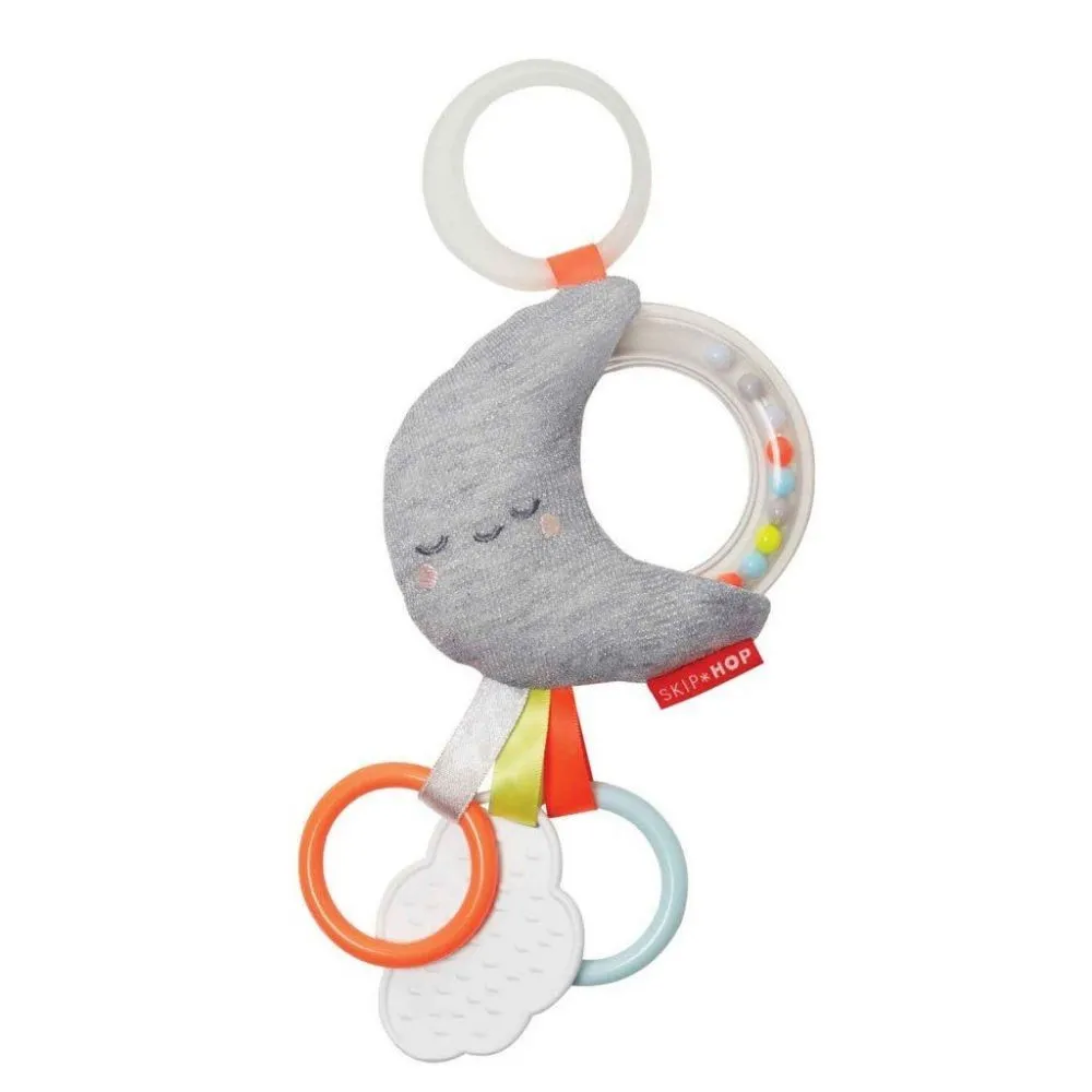 https://www.roshko.bg/media/catalog/product/cache/1/image/9df78eab33525d08d6e5fb8d27136e95/s/k/Skip Hop Мека дрънкалка с гризалки за количка.webp