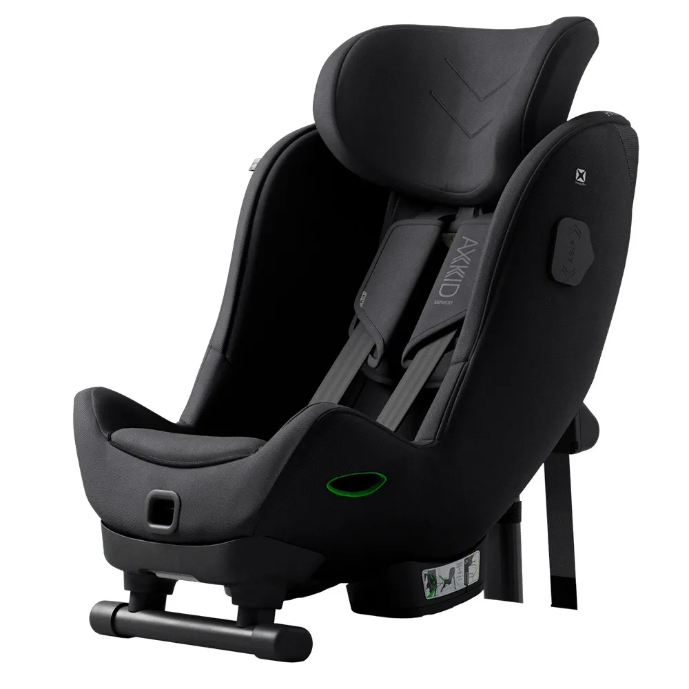 https://www.roshko.bg/media/catalog/product/cache/1/image/9df78eab33525d08d6e5fb8d27136e95/s/t/ за кола Axkid Minikid 4 Max, от 6 месеца до 7 години - Coastal Storm Black.webp