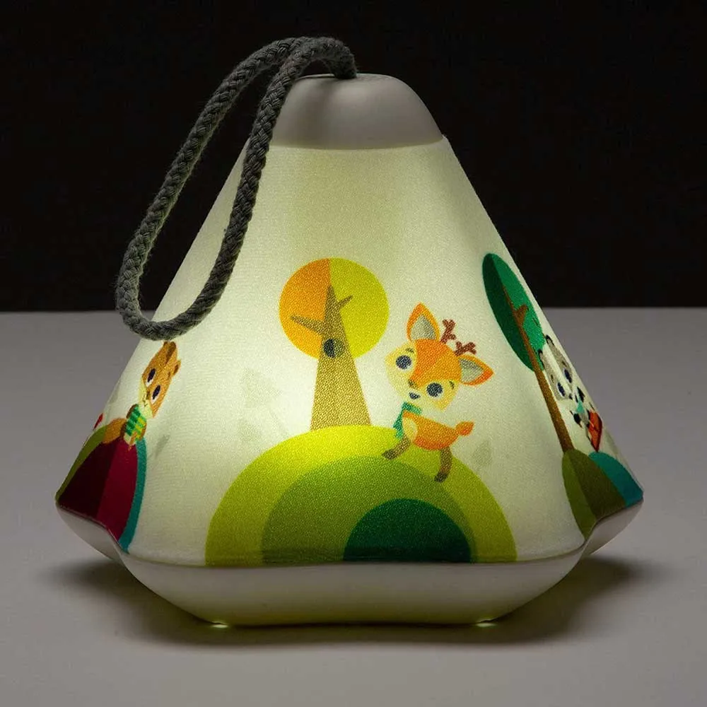 https://www.roshko.bg/media/catalog/product/cache/1/image/9df78eab33525d08d6e5fb8d27136e95/t/i/Tiny Love Into the Forest™ Tiny Dreamer™ 3-in-1 музикален прожектор 3.webp