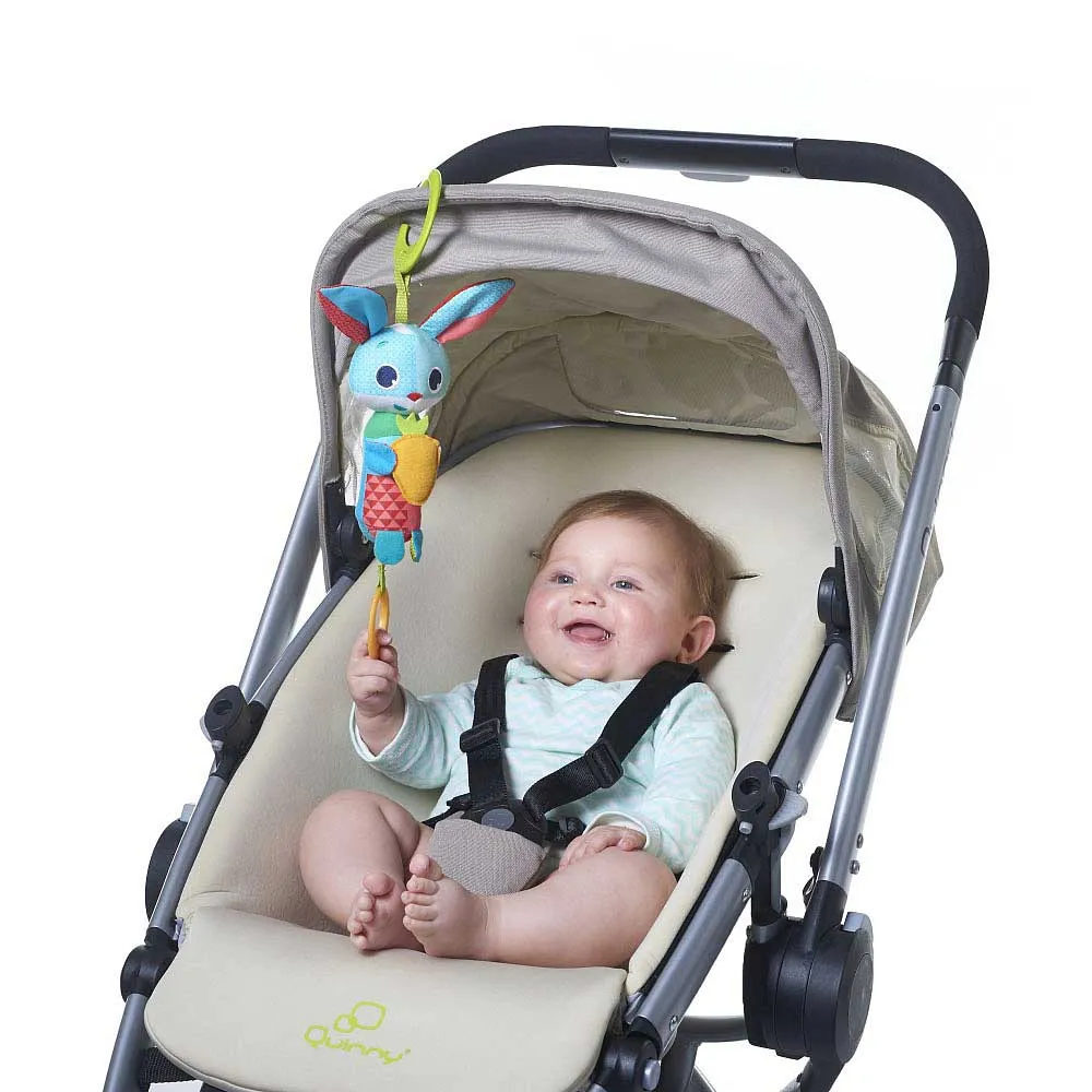 https://www.roshko.bg/media/catalog/product/cache/1/image/9df78eab33525d08d6e5fb8d27136e95/t/i/Tiny Love играчка за количка камбанка-зайчето Томас TL0644 2.webp