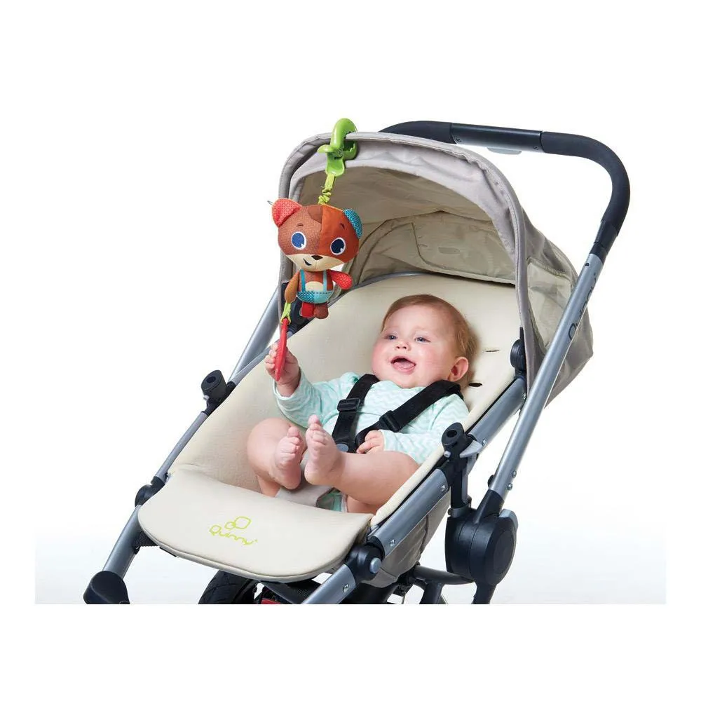 https://www.roshko.bg/media/catalog/product/cache/1/image/9df78eab33525d08d6e5fb8d27136e95/t/i/Tiny Love Meadow Days играчка за количка исичка Jitter Isaac Bear - 0645.webp