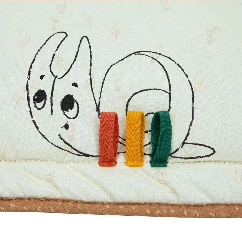 https://www.roshko.bg/media/catalog/product/cache/1/image/9df78eab33525d08d6e5fb8d27136e95/t/l/Tiny Love Меко, подплатено бебешко килимче за игра от серията Garden of Adventures.webp