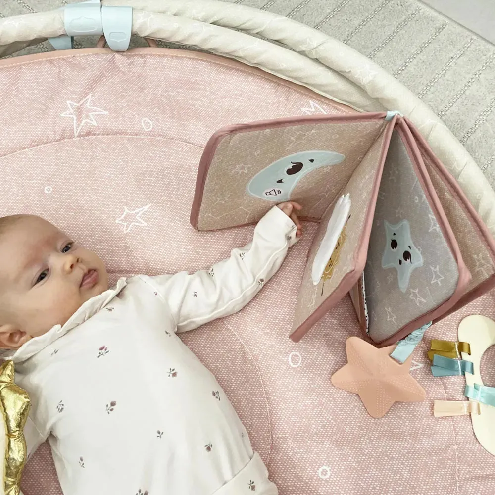 https://www.roshko.bg/media/catalog/product/cache/1/image/9df78eab33525d08d6e5fb8d27136e95/t/l/Tiny Love Мека текстилна книжка Where Do I Travel.webp