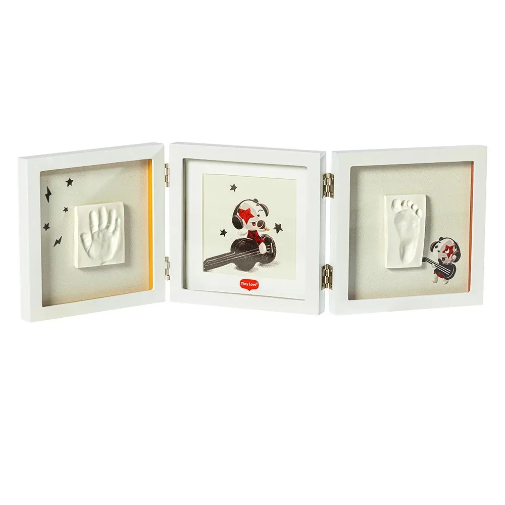 https://www.roshko.bg/media/catalog/product/cache/1/image/9df78eab33525d08d6e5fb8d27136e95/t/l/Tiny Love Рамка за 2 Отпечатъка и Снимка Tiny Creations.webp