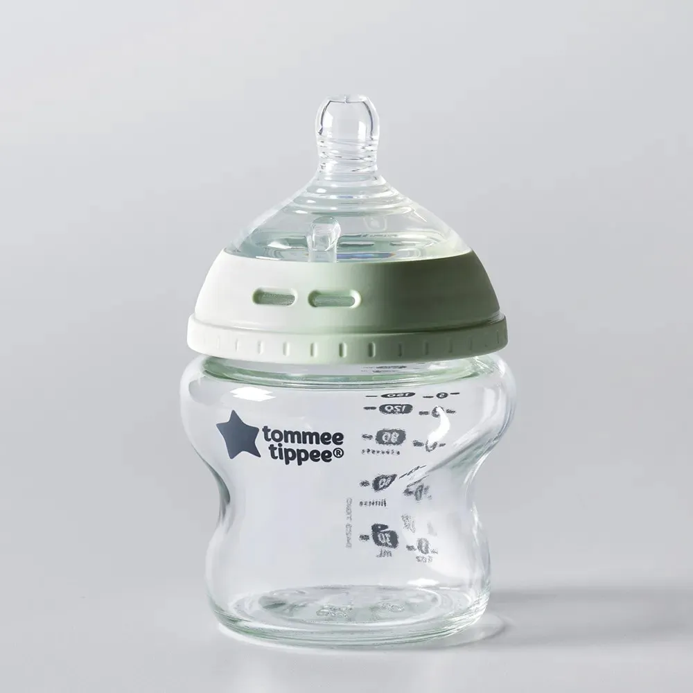 https://www.roshko.bg/media/catalog/product/cache/1/image/9df78eab33525d08d6e5fb8d27136e95/t/o/Tommee Tippee Комплект за новородено стъкло Natural Start.webp