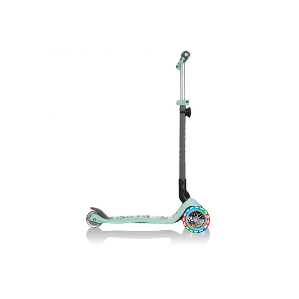 https://www.roshko.bg/media/catalog/product/cache/1/image/9df78eab33525d08d6e5fb8d27136e95/t/r/detska-trotinetka-5-in-1-Go-Up-Deluxe-Fantasy-Lights-Mint 4.webp