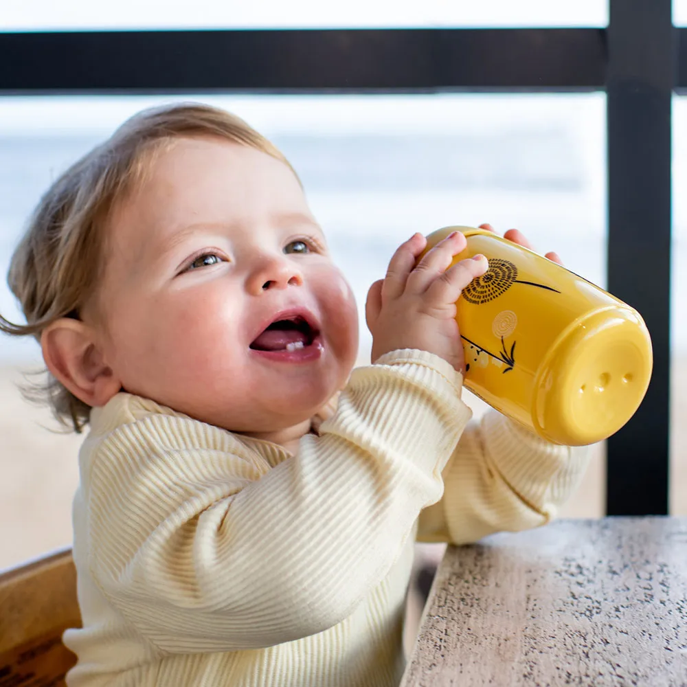 https://www.roshko.bg/media/catalog/product/cache/1/image/9df78eab33525d08d6e5fb8d27136e95/t/t/Tommee Tippee SuperStar Неразливаща се чаша с твърд накрайник 390 мл.webp