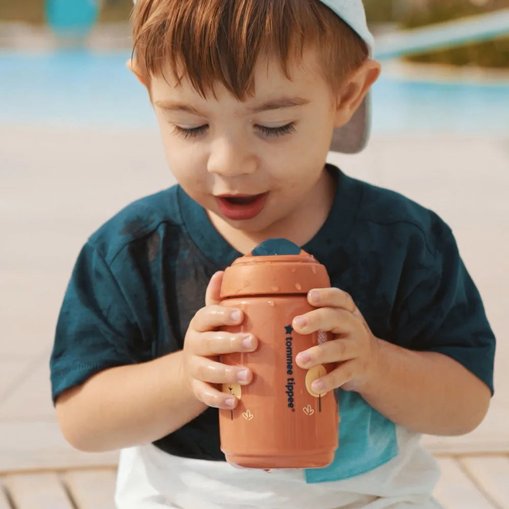 https://www.roshko.bg/media/catalog/product/cache/1/image/9df78eab33525d08d6e5fb8d27136e95/t/t/Tommee Tippee SuperStar Неразливаща се чаша с твърд накрайник 390 мл.webp