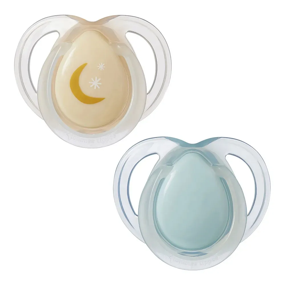 https://www.roshko.bg/media/catalog/product/cache/1/image/9df78eab33525d08d6e5fb8d27136e95/t/t/Tommee Tippee Ортодонтични залъгалки Night Time, 2 броя.webp