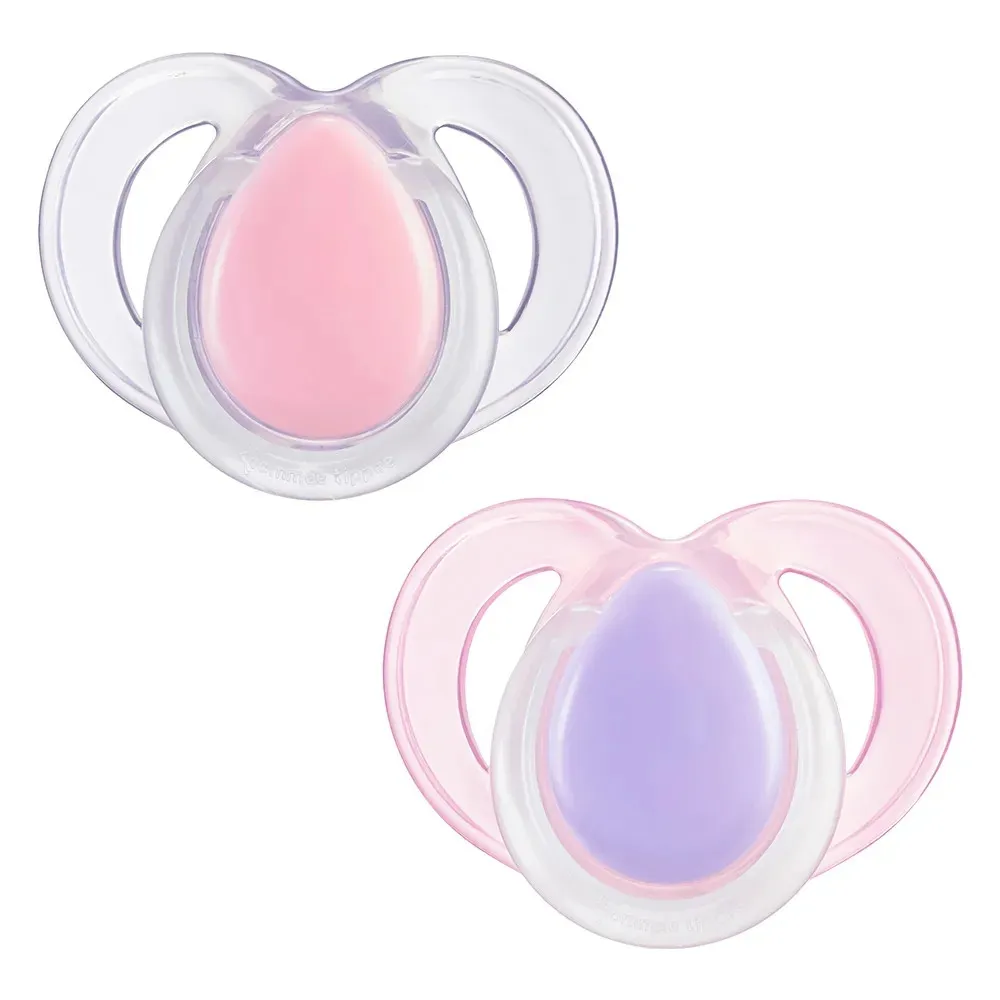 https://www.roshko.bg/media/catalog/product/cache/1/image/9df78eab33525d08d6e5fb8d27136e95/t/t/Tommee Tippee Ортодонтични залъгалки Night Time, 2 броя.webp