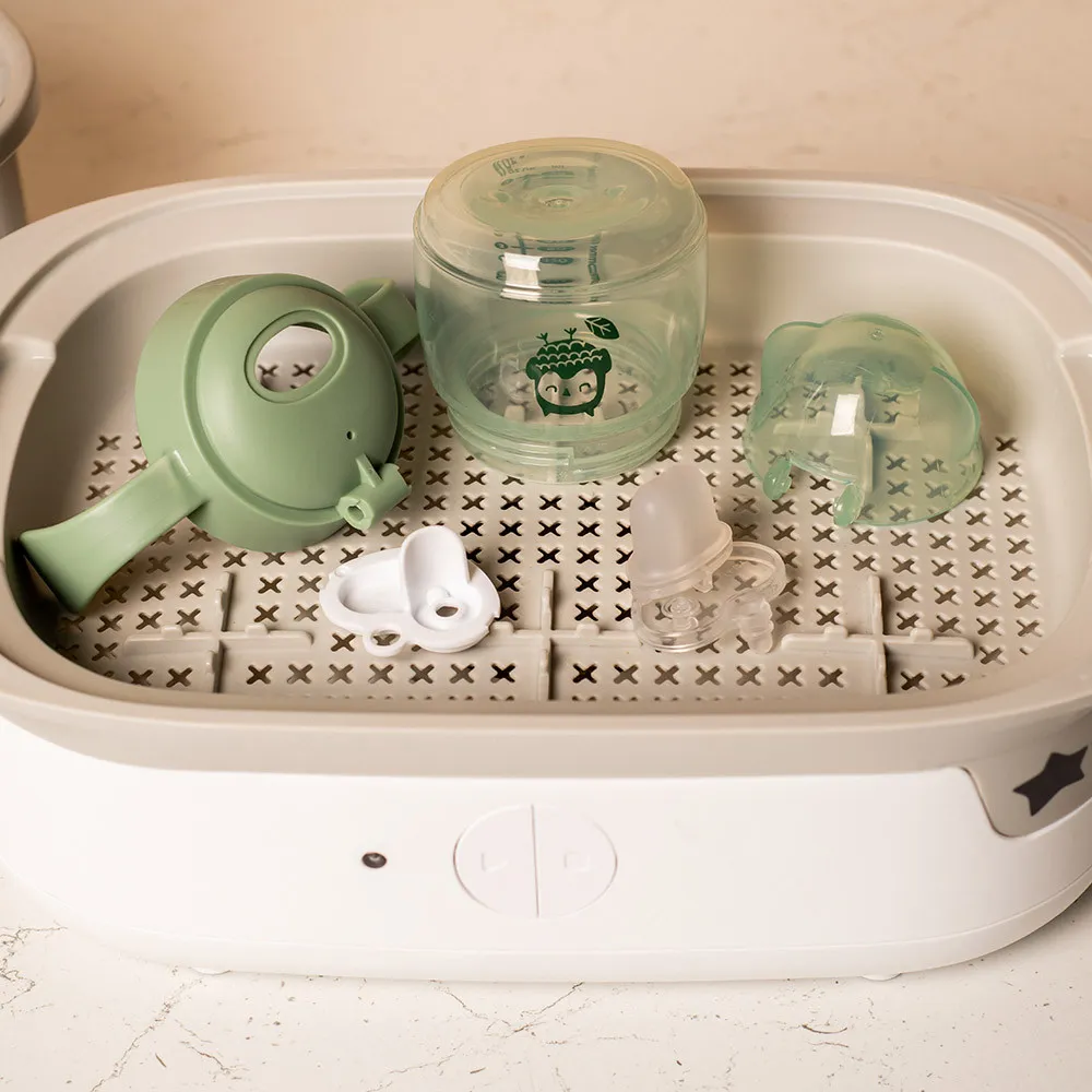 https://www.roshko.bg/media/catalog/product/cache/1/image/9df78eab33525d08d6e5fb8d27136e95/t/t/Tommee Tippee Неразливаща се чаша с мек накрайник и дръжки SoftSpout.webp