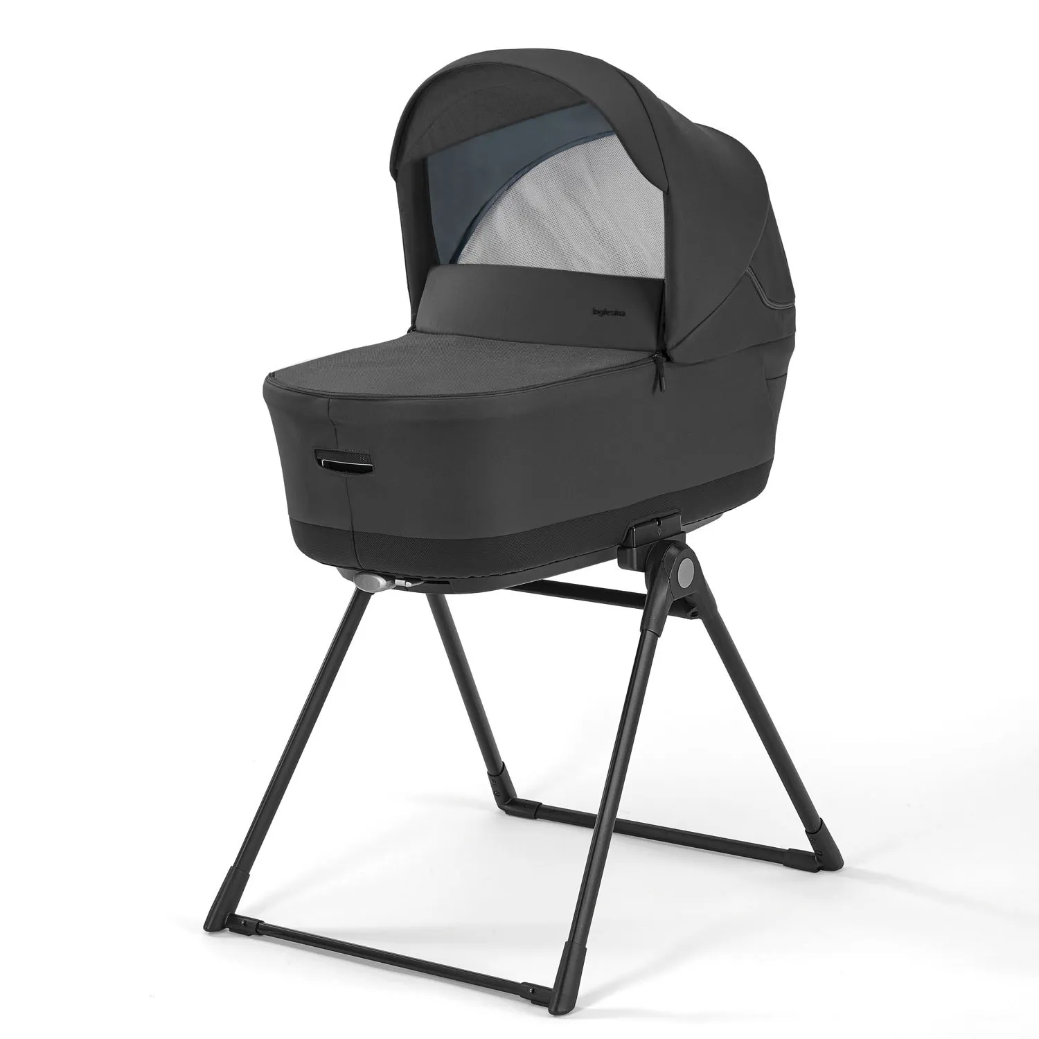 https://www.roshko.bg/media/catalog/product/cache/1/image/9df78eab33525d08d6e5fb8d27136e95/u/p/bebshka-kolichka-electa upper black 5.webp