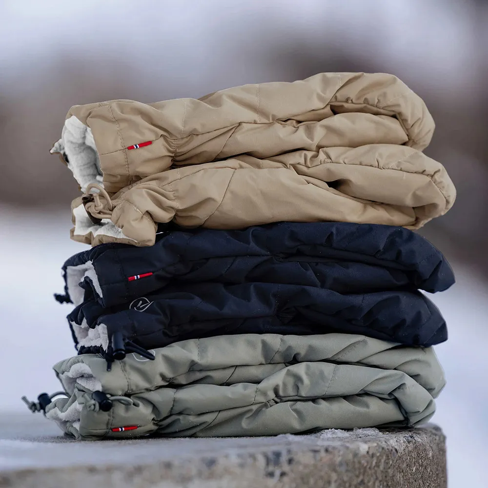 https://www.roshko.bg/media/catalog/product/cache/1/image/9df78eab33525d08d6e5fb8d27136e95/v/o/Voksi® Ръкавици за детска количка - Dark Sand.webp