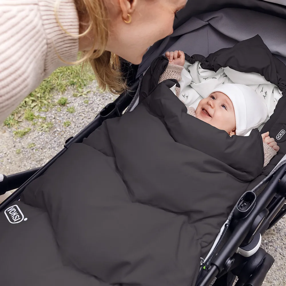 https://www.roshko.bg/media/catalog/product/cache/1/image/9df78eab33525d08d6e5fb8d27136e95/z/i/ чувалче за количка и столче за кола в едно Voksi® Explorer.webp