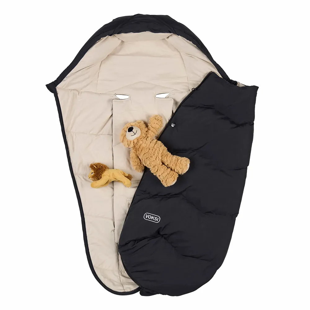 https://www.roshko.bg/media/catalog/product/cache/1/image/9df78eab33525d08d6e5fb8d27136e95/z/i/ чувалче за количка и столче за кола в едно Voksi® Explorer.webp