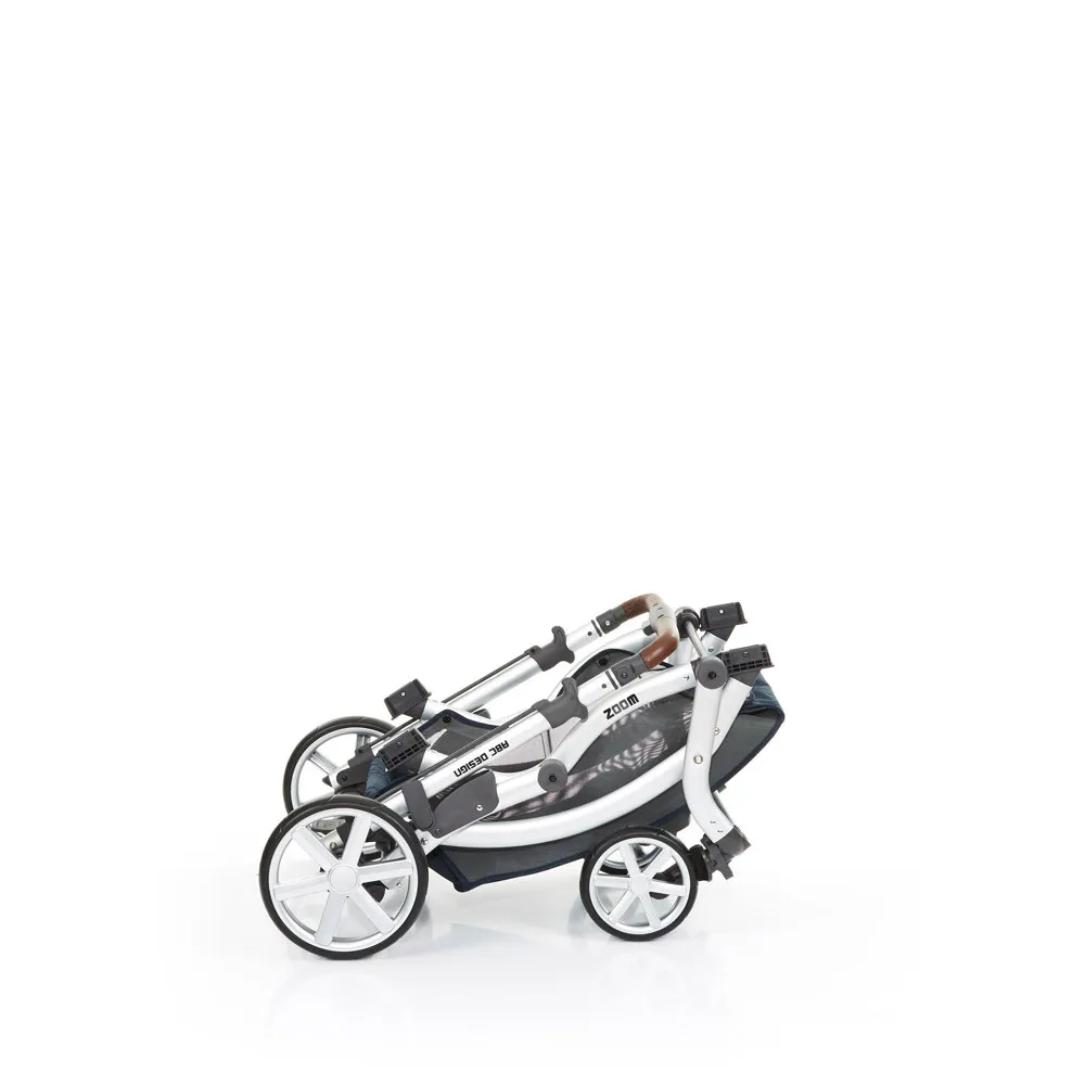 https://www.roshko.bg/media/catalog/product/cache/1/image/9df78eab33525d08d6e5fb8d27136e95/z/o/ABC Design количка за близнаци ZOOM admiral 2017.webp