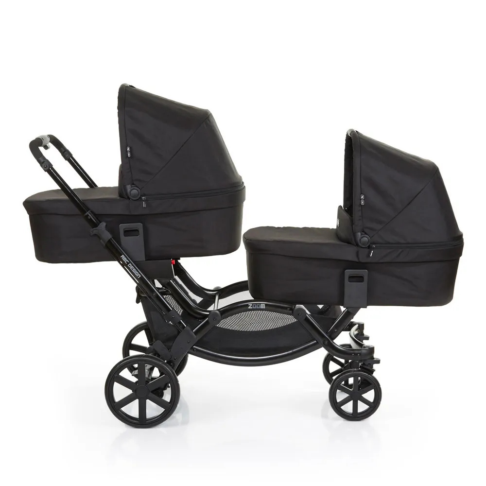 https://www.roshko.bg/media/catalog/product/cache/1/image/9df78eab33525d08d6e5fb8d27136e95/z/o/ABC Design количка за близнаци ZOOM coal 2017.webp