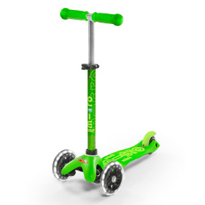 Micro Mini Deluxe Green LED тротинетка със светещи колела